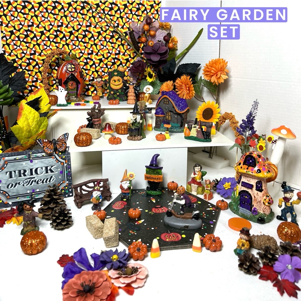 HALLOWEEN TOWN SQUARE FAIRY GARDEN GIFT SET